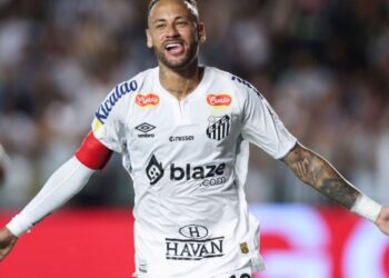 Neymar comemora gol pelo Santos.