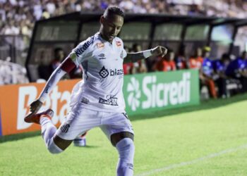 Neymar liderou vitória do Santos em Limeira.