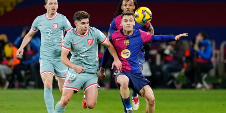 Barcelona e Atlético de Madrid se enfrentam pelo jogo de ida da semifinal da Copa do Rei.