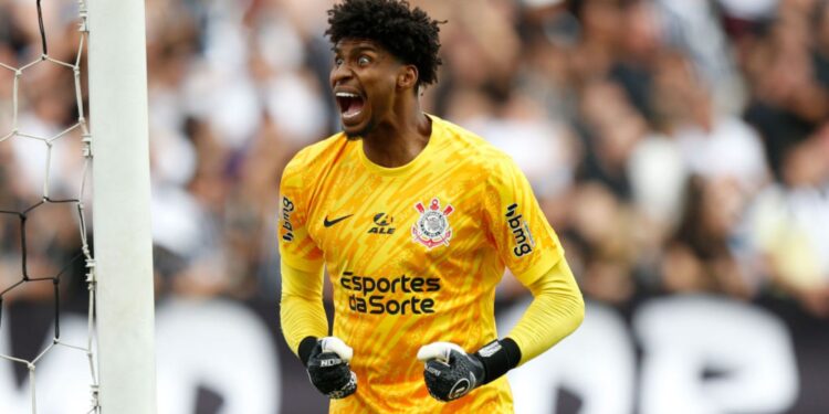 Hugo Souza goleiro do Timão.