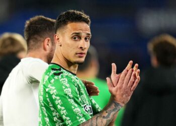 Antony estará disponível para enfrentar o Real Madrid no sábado.