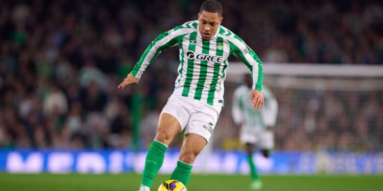 Vitor Roque mais próximo do Palmeiras.