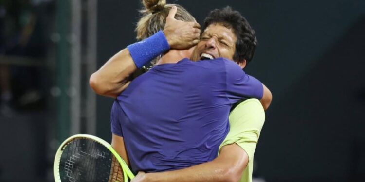 Rafael Matos e Marcelo Melo comemorando vitória no Rio Open