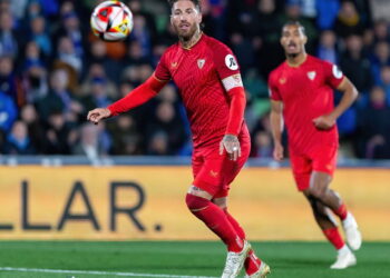 Top 10 jogadores que marcaram história pela indisciplina no futebol!
