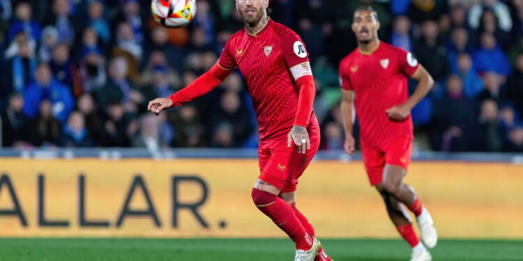 Top 10 jogadores que marcaram história pela indisciplina no futebol!