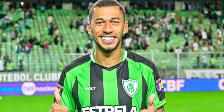 Vasco surpreende e se aproxima de contratação de destaque mineiro