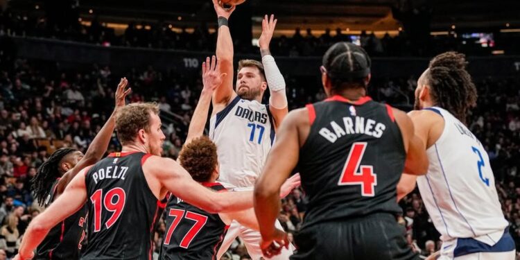 Torcedor faz pedido explosivo em Mavericks e é expulso da arena após mudanças exigidas!