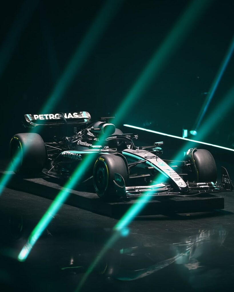 Mudança radical? Mercedes celebra lançamento e esquenta a F1!