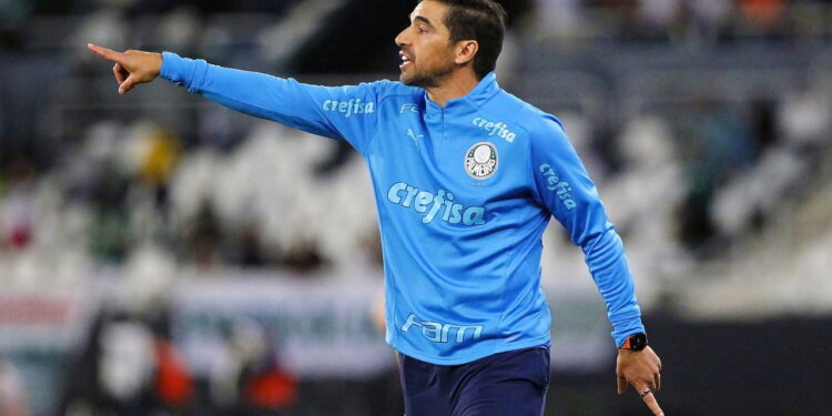 Abel Ferreira critica o Maracanã