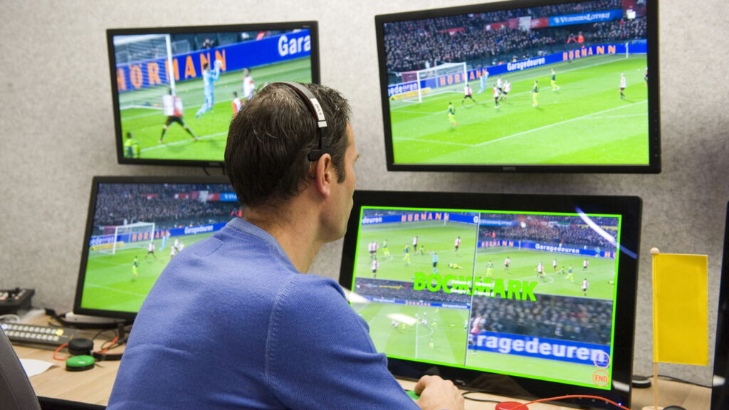 Essa é a origem do VAR no futebol