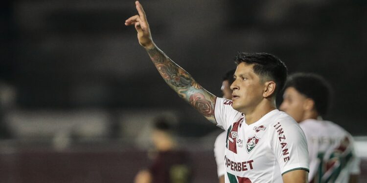 Fluminense reforça elenco com estrangeiros e atinge limite permitido por jogo
