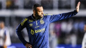 Guilherme em trabalho de aquecimento, antes de Santos x São Paulo