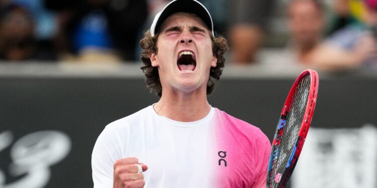 João Fonseca x Tomás Etcheverry será definido no ATP de Buenos Aires.