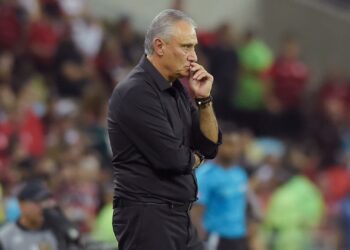 Tite é cotado no mercado da bola.