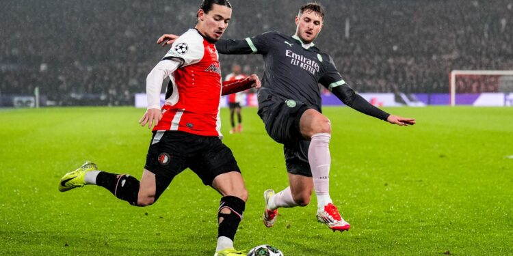 Milan x Feyenoord será definido na Champions League.