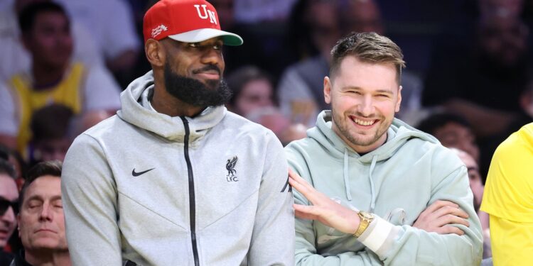 LeBron James e Luka Doncic na NBA.