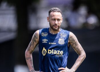 Neymar treinando pelo Santos no CT Rei Pelé