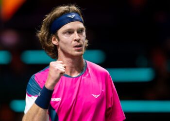 Rublev em quadra.
