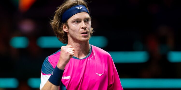 Rublev em quadra.