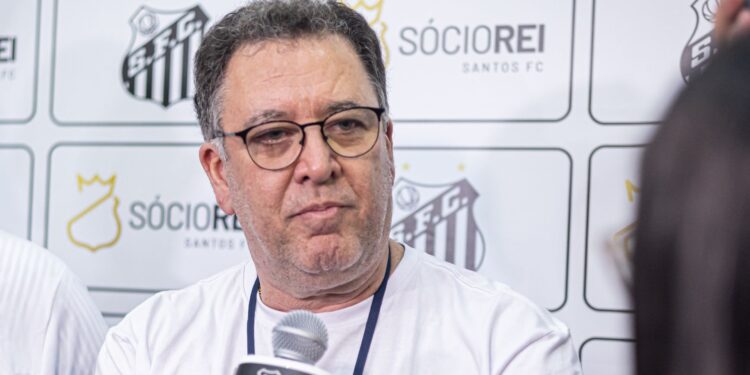 Marcelo Teixeira fala sobre reforços no Santos.