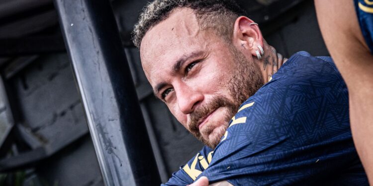 Neymar fará a sua reestreia no Santos.