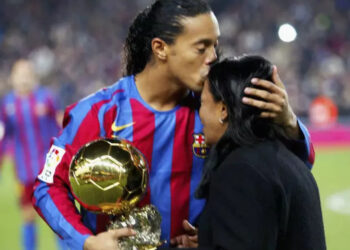 Ronaldinho e sua mãe - Fonte: Getty Images