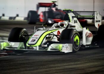 Rubens Barrichello pilotando carro da Brawn GP no GP de Singapura de 2009 - Fonte: Google/creative commons