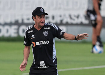 Cuca em treino do Atlético MG - Fonte: Google/creative commons
