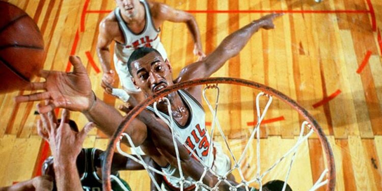 Esse jogador fez 100 pontos em uma partida e mudou a história da NBA