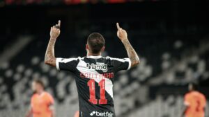 Philippe Coutinho, do Vasco, comemora gol marcado contra o Nova Iguaçu