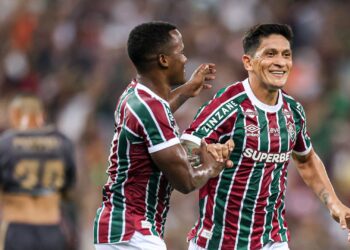 Germán Cano, do Fluminense, comemora gol marcado contra o Volta Redonda