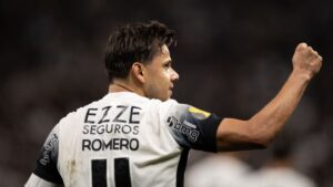 Ángel Romero, do Corinthians, comemora gol marcado contra o Mirassol