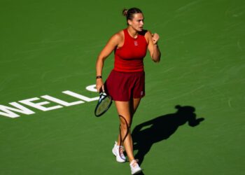 Aryna Sabalenka, tenista bielorussa, durante partida contra Lucia Bronzetti