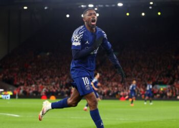 Ousmane Dembélé, do PSG, comemora gol marcado contra o Liverpool
