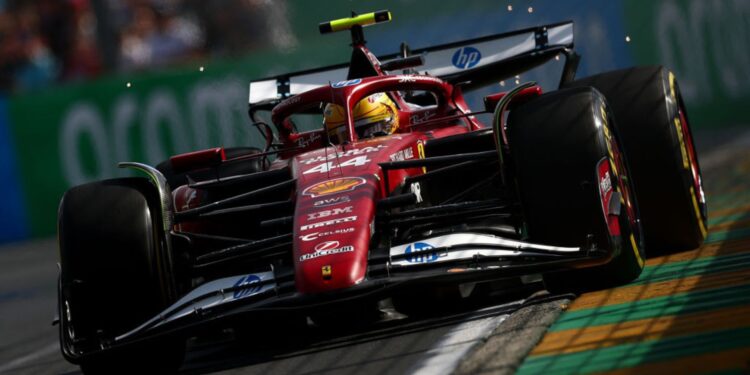 Lewis Hamilton, piloto da Ferrari, durante treinamento do GP da Austrália
