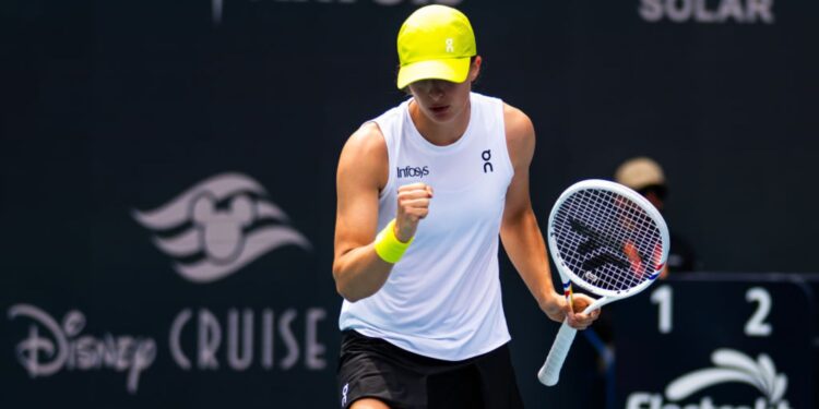 Iga Swiatek, tenista polonesa, durante partida contra Elise Mertens