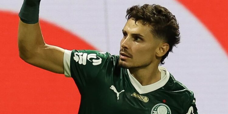 Veiga comemora único gol da classificação do Palmeiras
