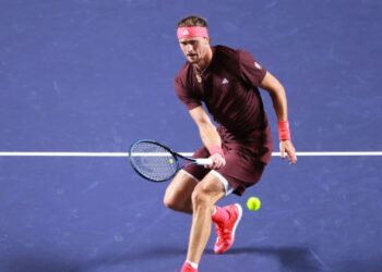 Zverev perde batalha de quase 3 horas