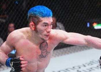 Melk Costa em ação pelo UFC