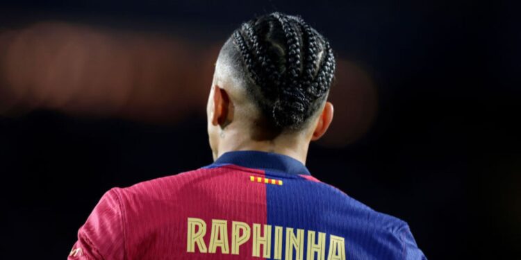 Raphinha é o principal favorito à Bola de Ouro