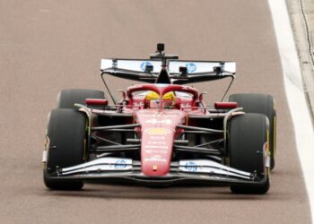 Hamilton durante testes privados da Ferrari.