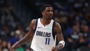 Kyrie Irving em ação pelos Mavs.