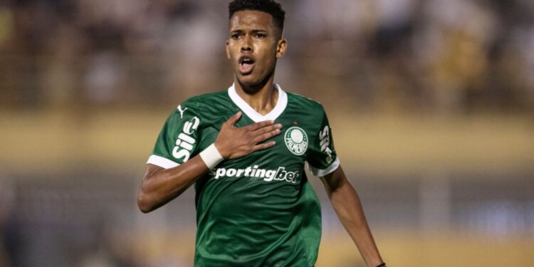 Estevão iguala marca de Neymar.