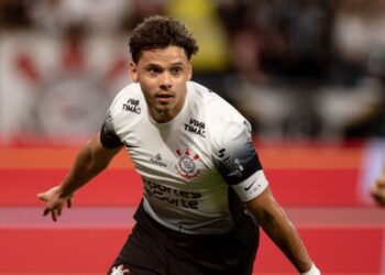 Romero comemora seu gol sobre o Mirassol.