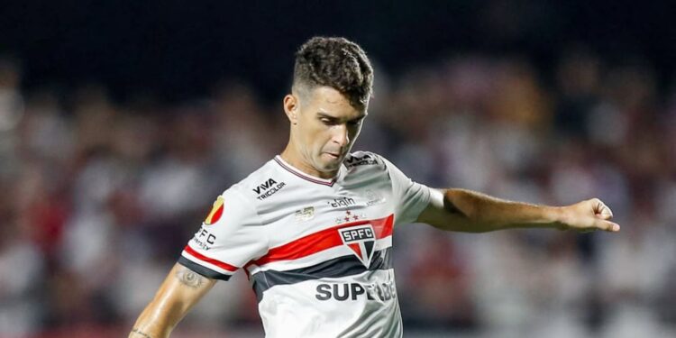 Oscar em ação em São Paulo x Novorizontino.