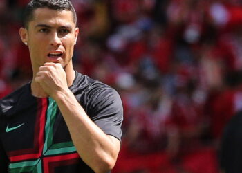 CR7 chega a 943 gols, garante vitória de Portugal e recorde