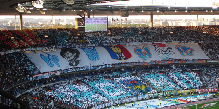 Marseille x PSG torcida - Fonte: Wikimedia commons
