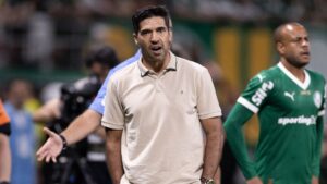 Abel Ferreira, técnico do Palmeiras, fala sobre a arbitragem contra o São Paulo.