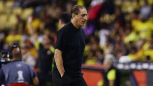 Ramón Díaz fala sobre Barcelona SC x Corinthians.