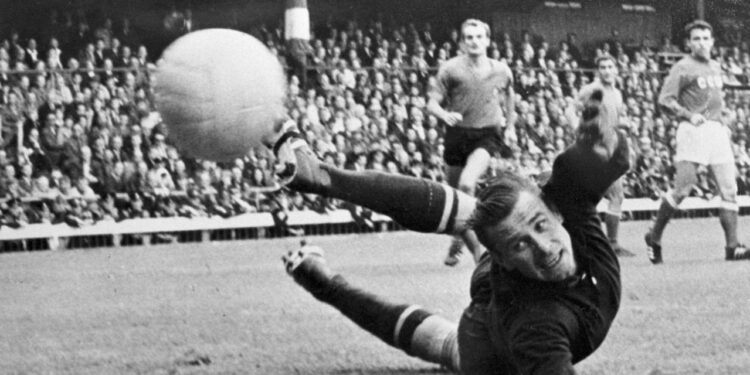 O único goleiro a vencer a Bola de Ouro